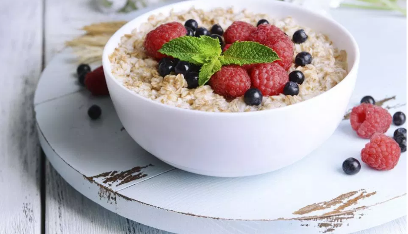 The oatmeal breakfast; is oatmeal healthy or not? - Pintacook.com